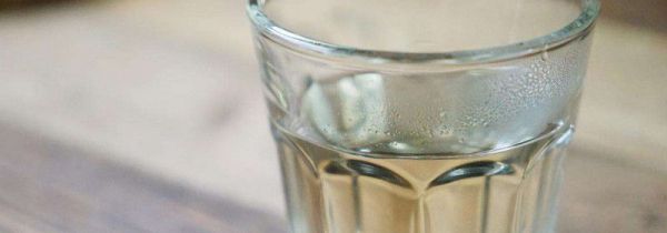 喝隔夜的白开水对身体有害吗