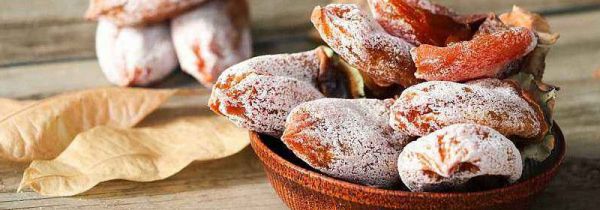 酸奶和柿饼能一起吃吗