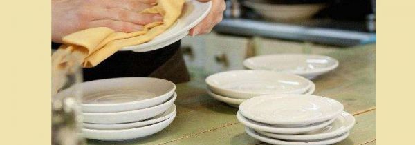 用火碱清洗餐具有毒么