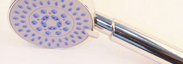 如何清洗淋浴头里边的水垢