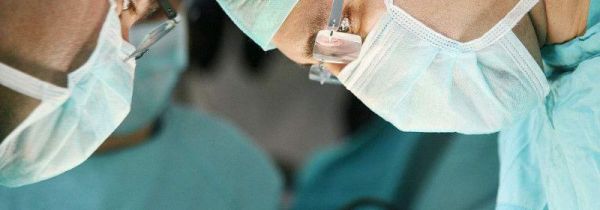 医生戴眼镜口罩起雾怎么办