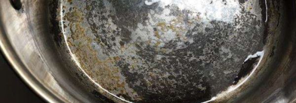 不锈钢锅内壁烧黑了还能用吗