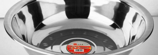 不锈钢盆上的商标怎么去除干净