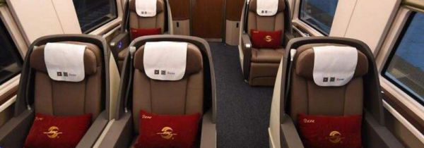 商务座和二等座车厢是通的吗