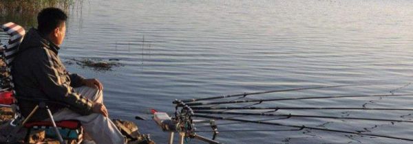 自然水域蚯蚓饵如何调钓