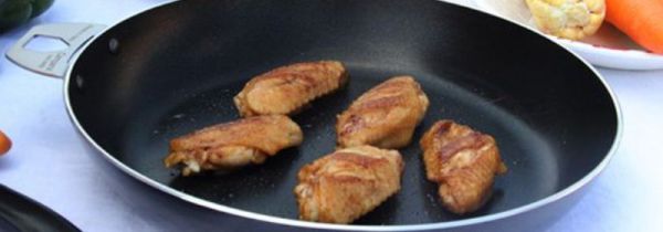 不粘锅涂层是什么材料