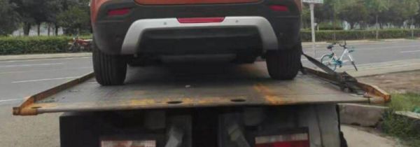 高速上可以拖车吗用自己的车