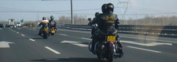 高速上可以骑摩托车吗