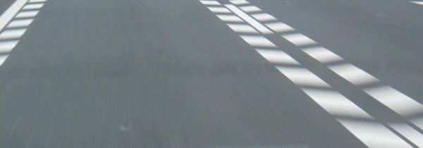 高速锯齿线能变道吗