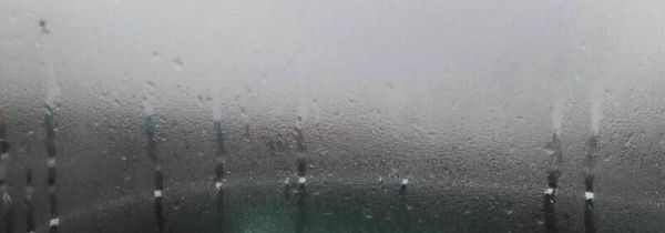 玻璃起水雾怎么处理