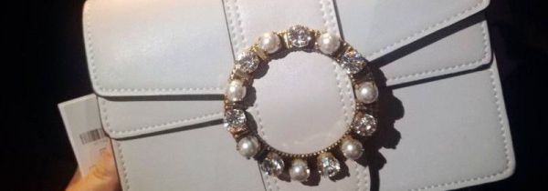 ur包包是什么档次