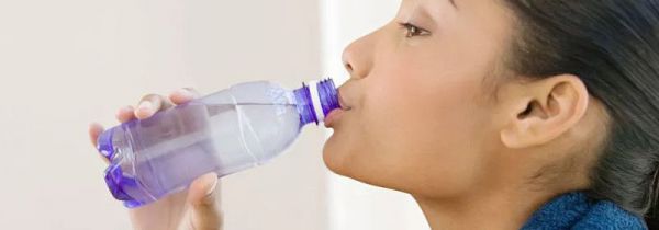 一次性大量饮水的危害