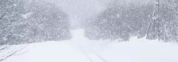 下雪看不到实线怎么办