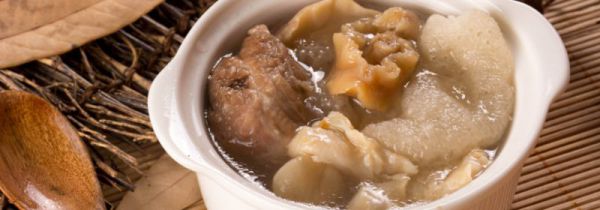 炖花胶汤要放什么药材