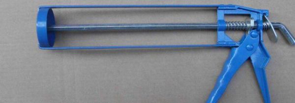 胶枪用完了怎么更换