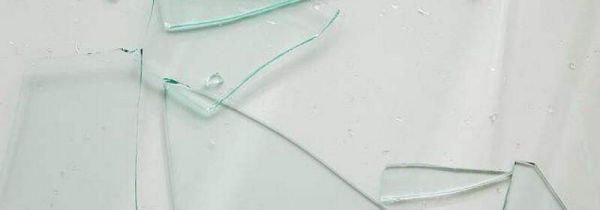 碎玻璃扎进手里看不见怎么办