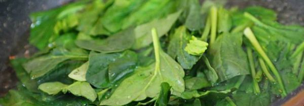 菠菜和鲫鱼能一起吃吗