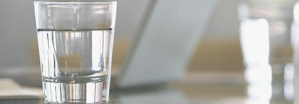 千滚水和隔夜水能喝吗