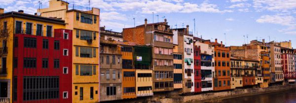 加泰罗尼亚在西班牙哪里