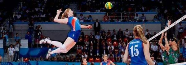 排球正面双手垫球发力点