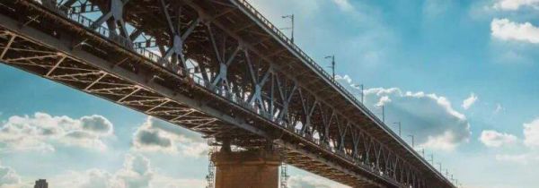 武汉长江大桥建成时间