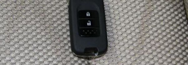 车钥匙开不了车门怎么办