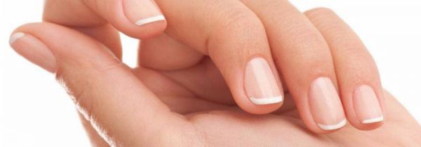 经常美甲指甲变得很薄