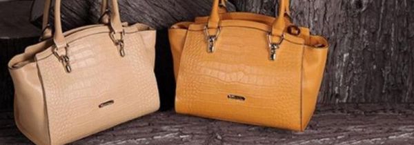 皮包掉皮是怎么回事