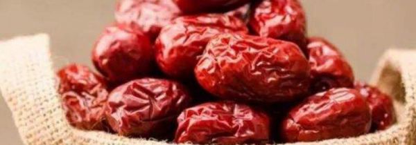 红枣干吃和泡水的区别