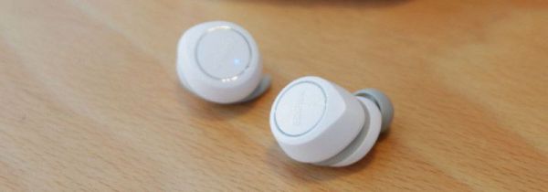 双耳蓝牙耳机连接教程