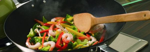 铁锅炒菜补铁吗