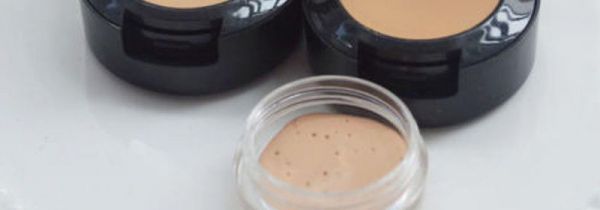 遮瑕膏和粉底液的顺序