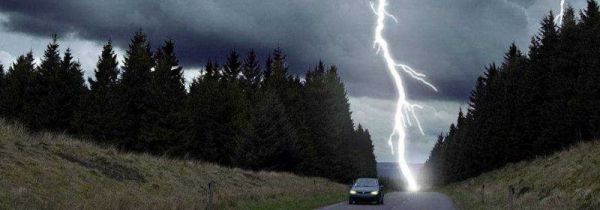 打雷时先看到闪电还是先听到雷声