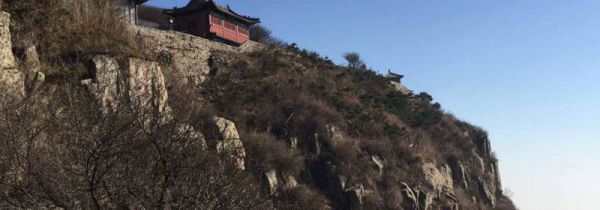 泰山能坐缆车上去吗