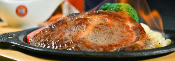 吃牛排餐巾挡油图解