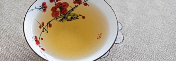 喝白茶放屁怎么回事