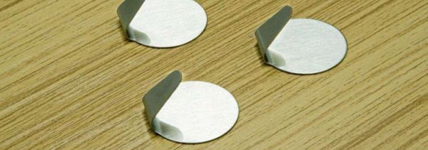 墙上挂钩怎么弄下来