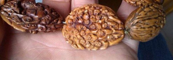 桃核怎么打眼最简单