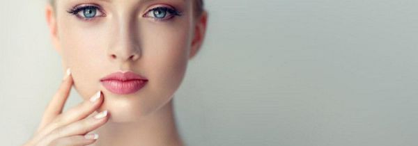 粉底液不卡粉不小妙招