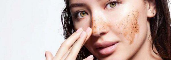 面霜早上涂还是晚上涂