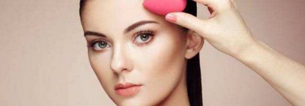 美妆蛋怎么上粉底液