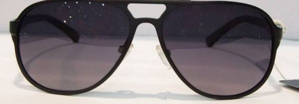 太阳镜能不能放在车里