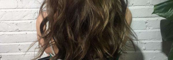 烫发后怎么变直