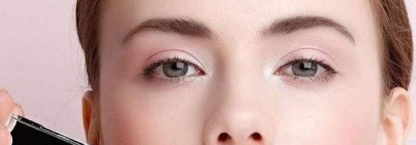 先画眉毛还是先涂气垫