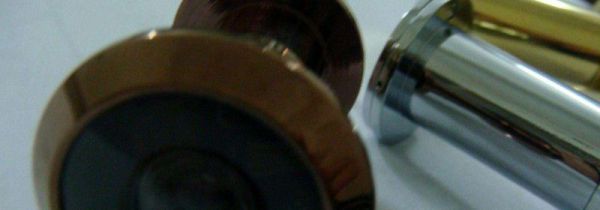 防盗门上的猫眼怎么装