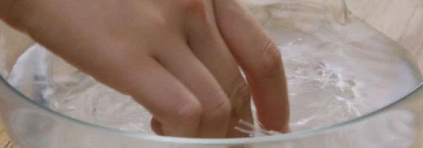 长久顽固油渍怎么去除