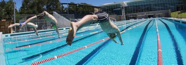夏天露天游泳该怎么防晒