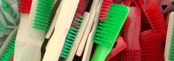 鞋刷子掉马桶能冲走吗