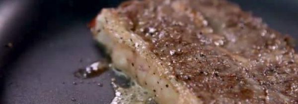 平底锅能煎牛排吗