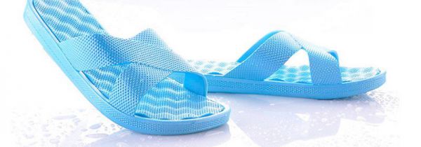 塑料拖鞋磨脚的小妙招